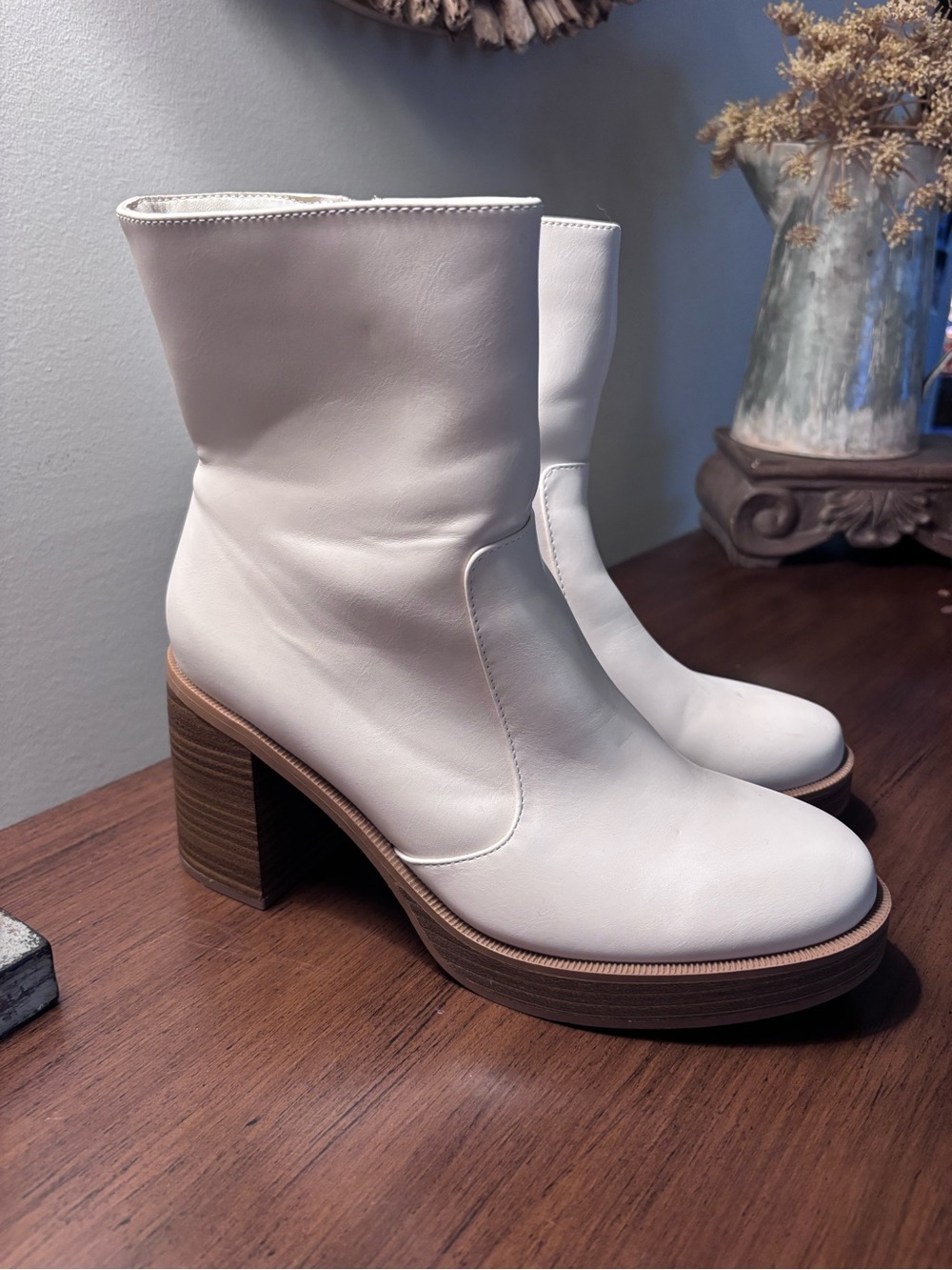 Universal Thread Women's Cream Leather Block Heel Ankle Boots Boho Retro Size 9